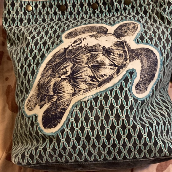Salt box sea turtle canvas beach tote - Picture 9 of 15